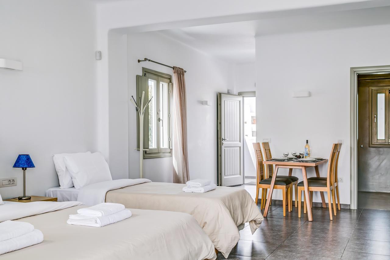 Santorini Blue Senses Mesaria